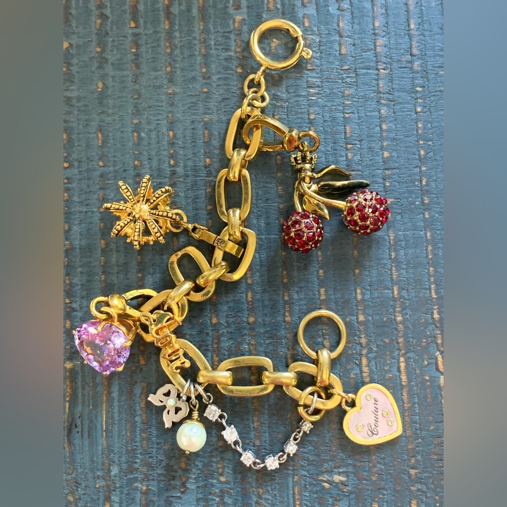 Juicy Couture Charm Bracelet 👑 🍒 💜